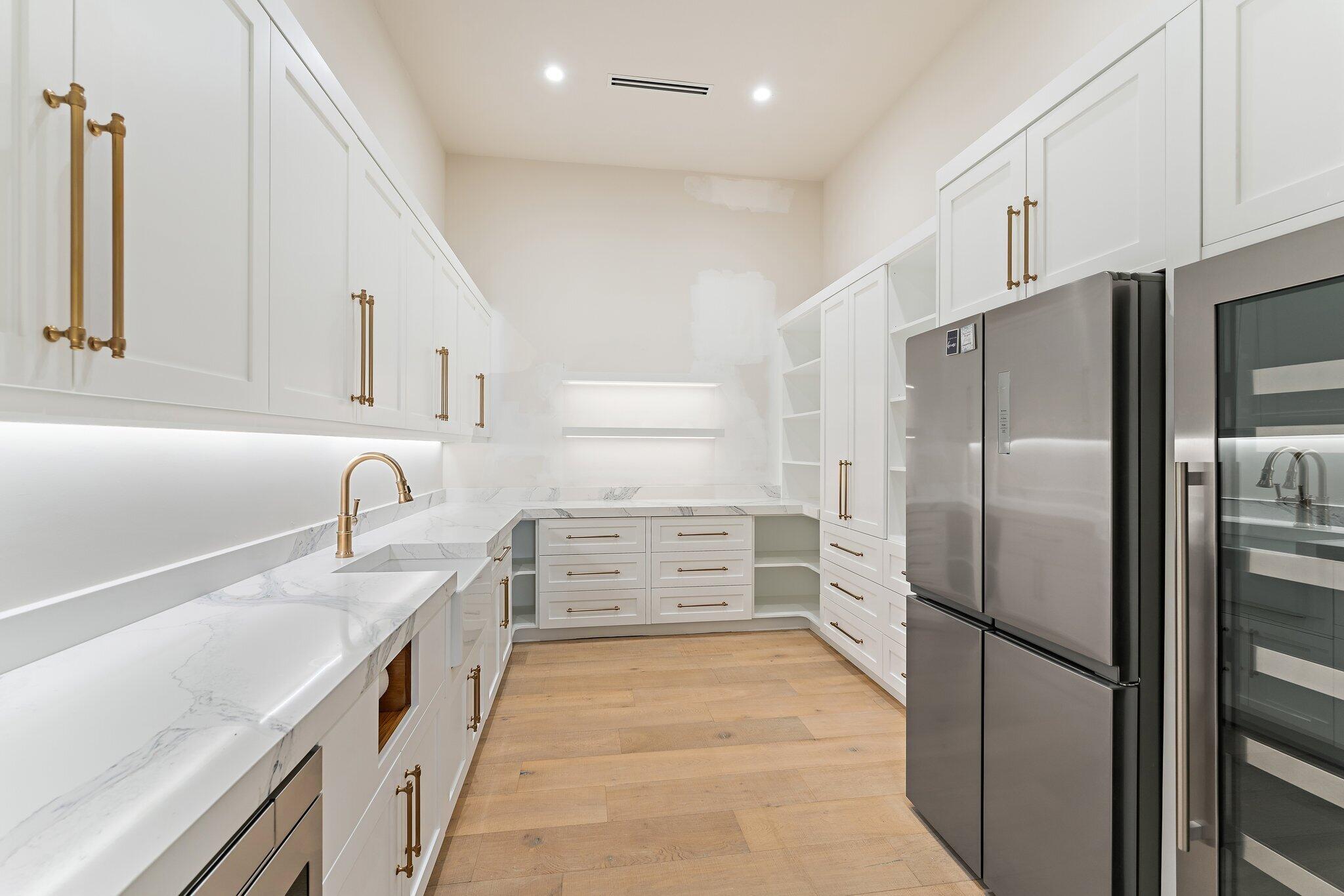 24 Leeward Tequesta, FL 33469