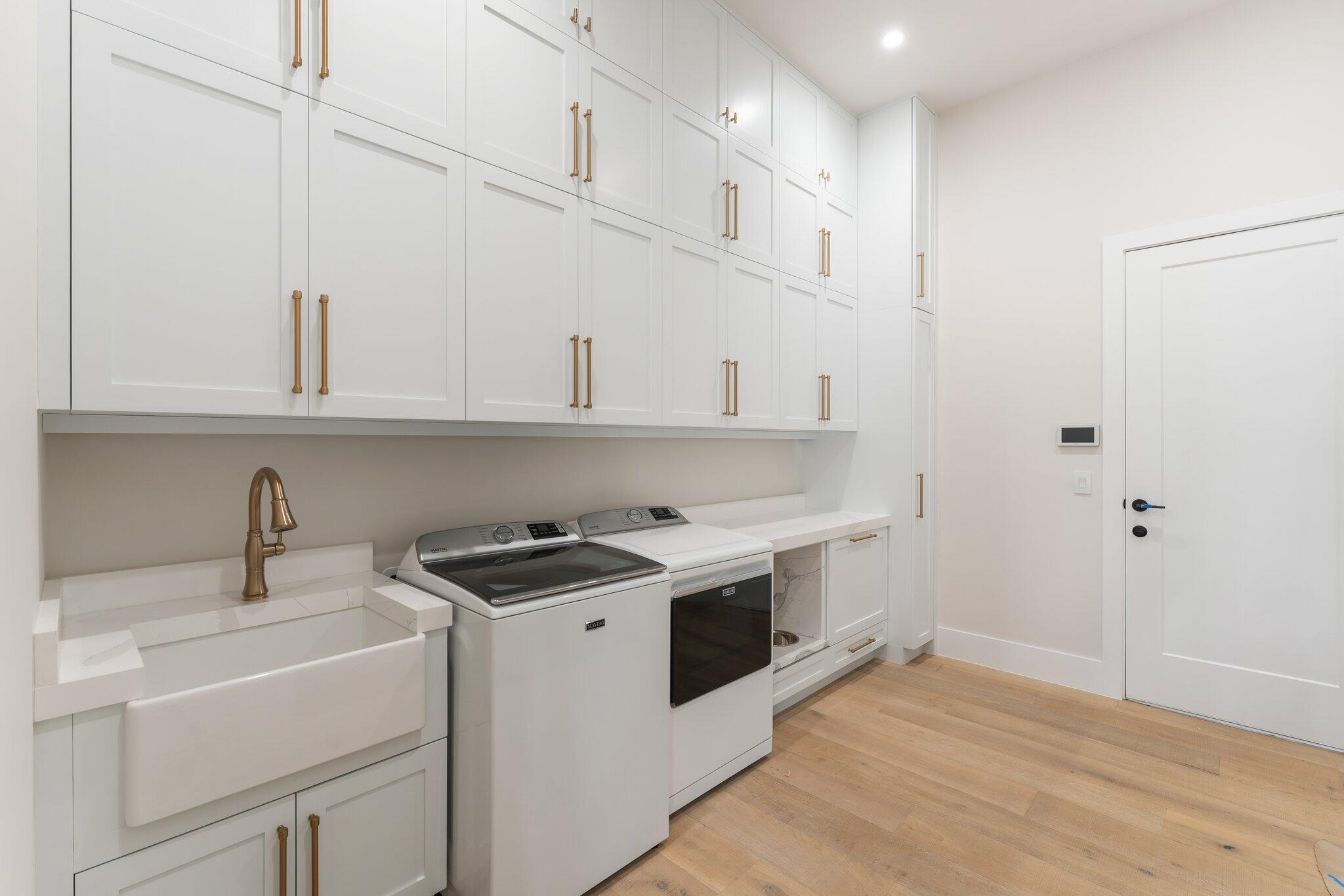 24 Leeward Tequesta, FL 33469