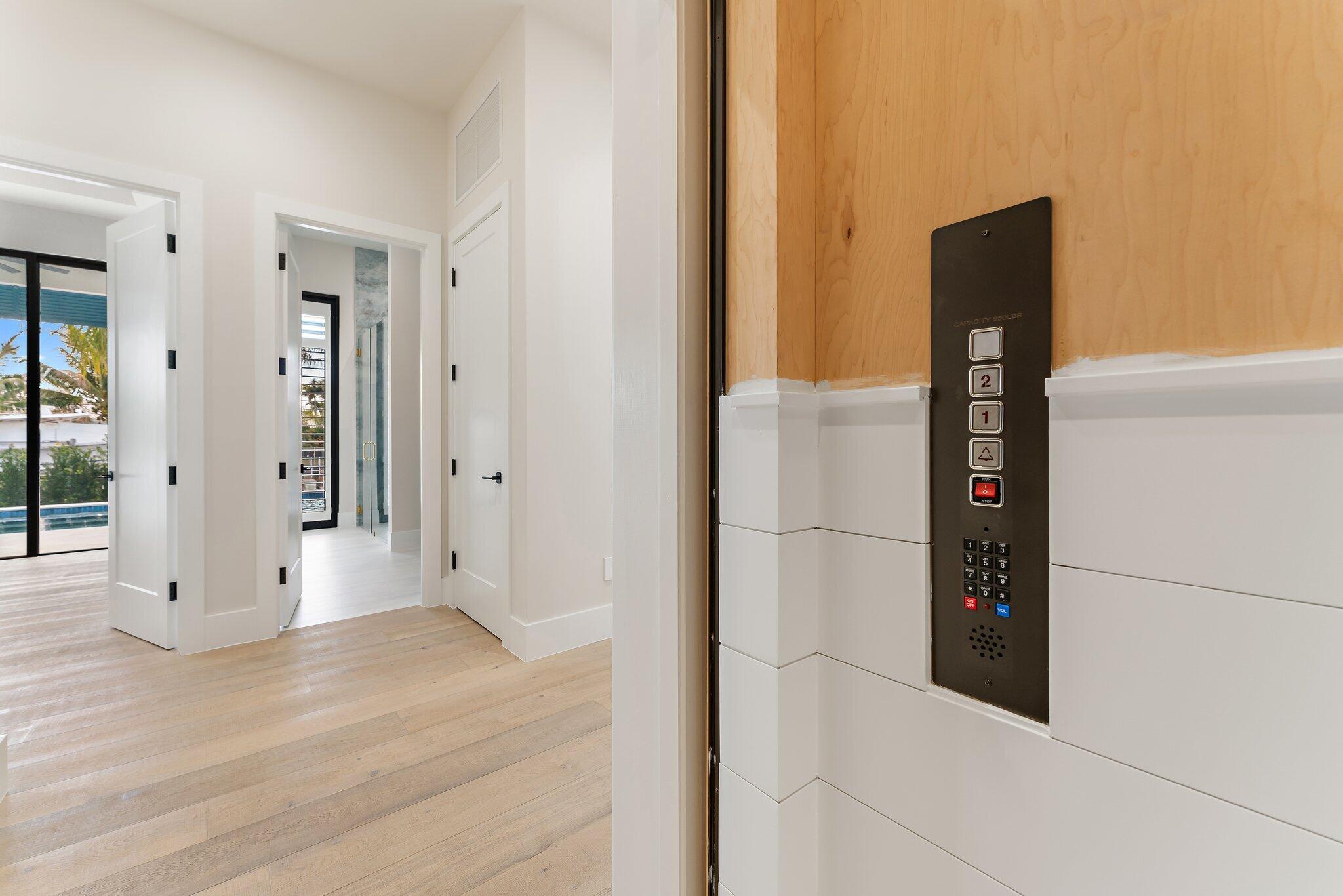 24 Leeward Tequesta, FL 33469