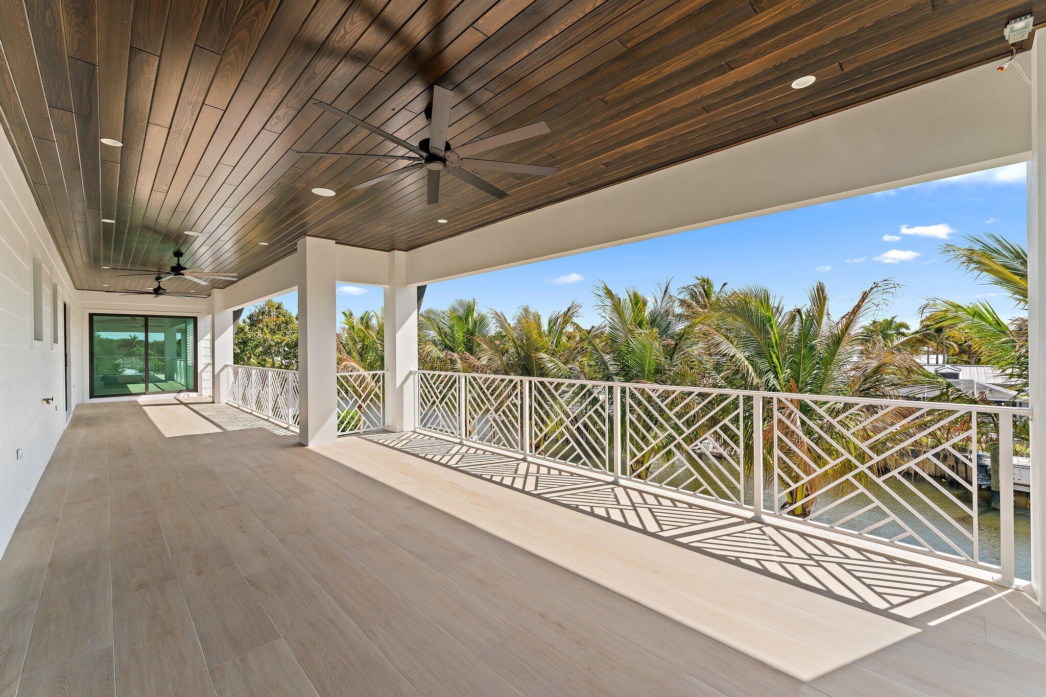 24 Leeward Tequesta, FL 33469