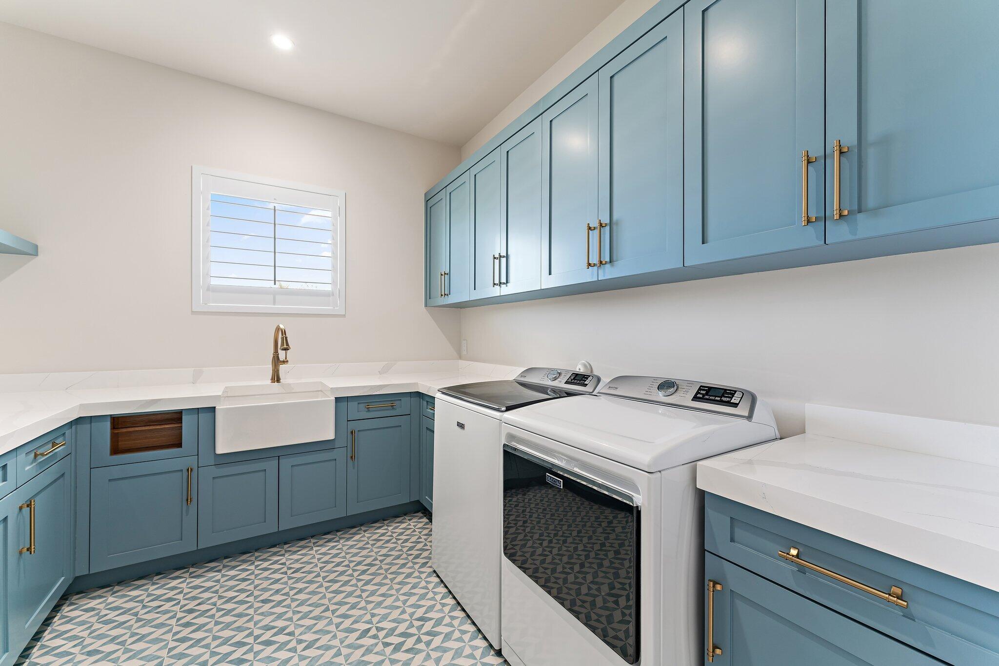 24 Leeward Tequesta, FL 33469