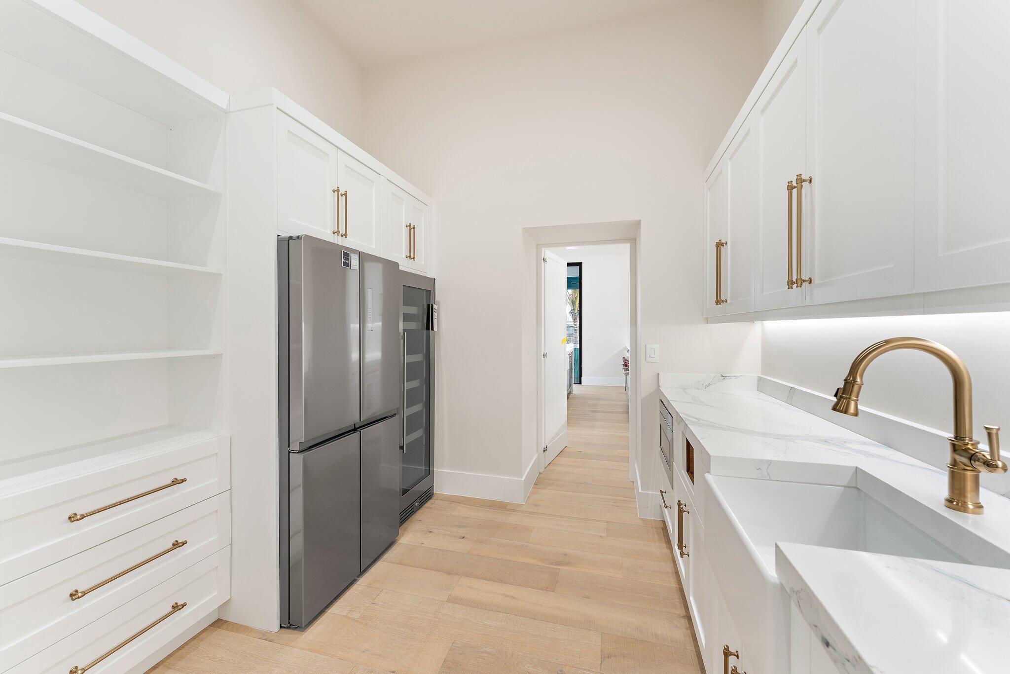 24 Leeward Tequesta, FL 33469