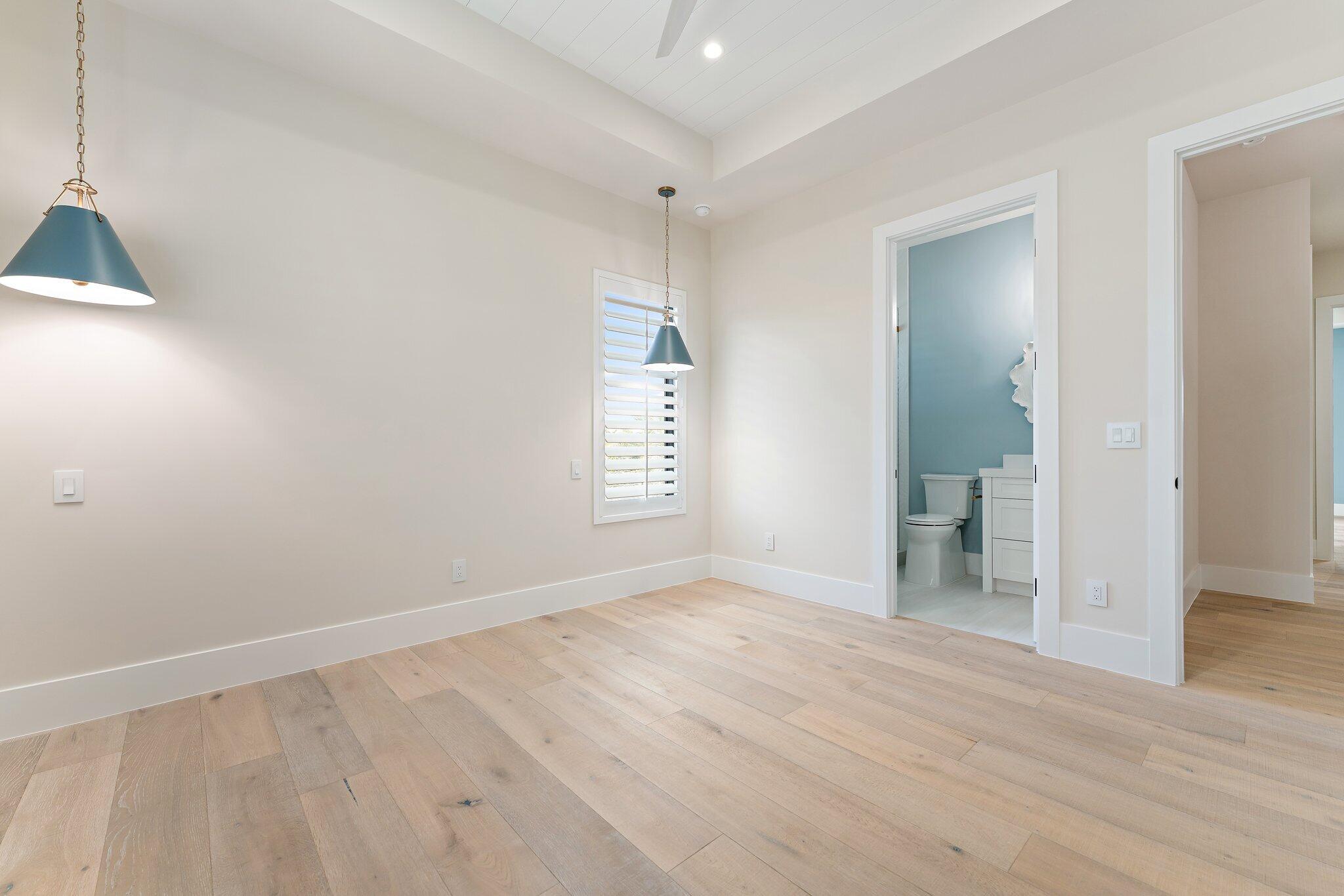 24 Leeward Tequesta, FL 33469