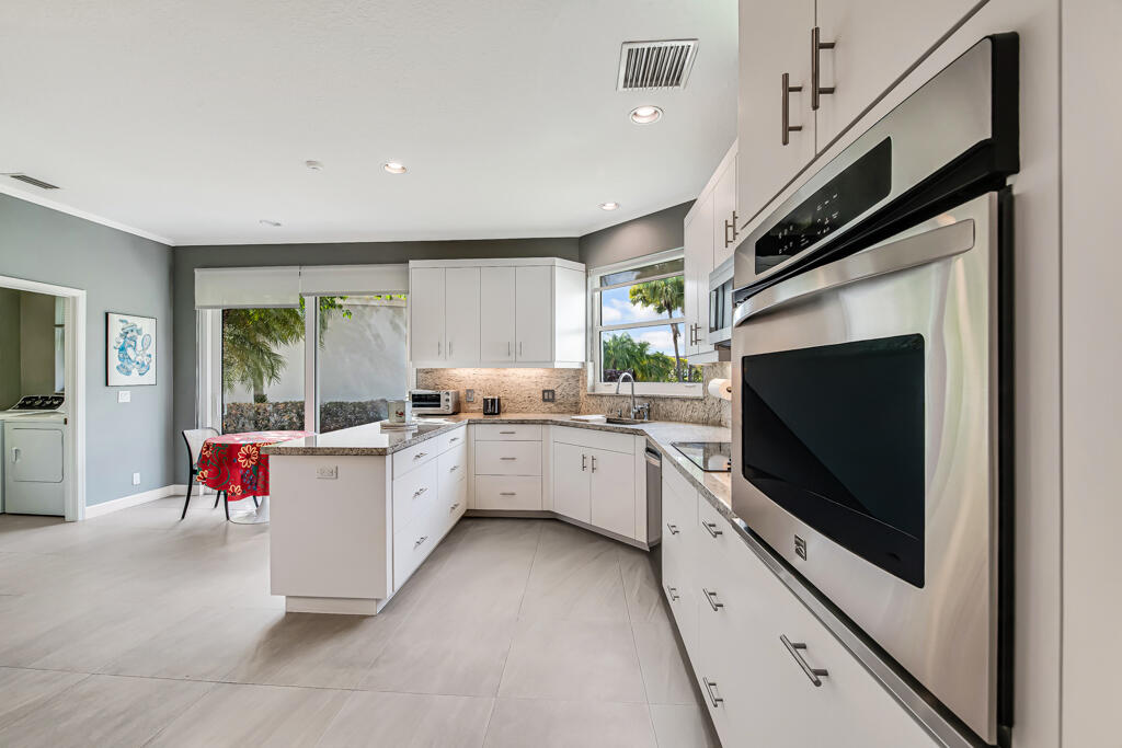 2482 Players Wellington, FL 33414