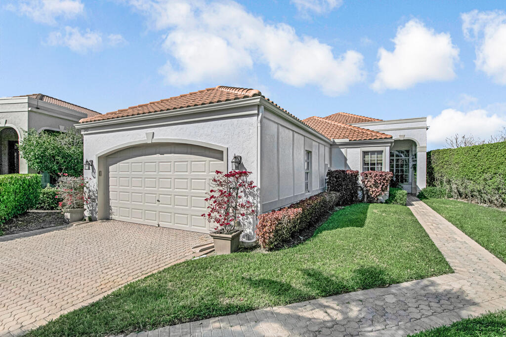 2482 Players Wellington, FL 33414