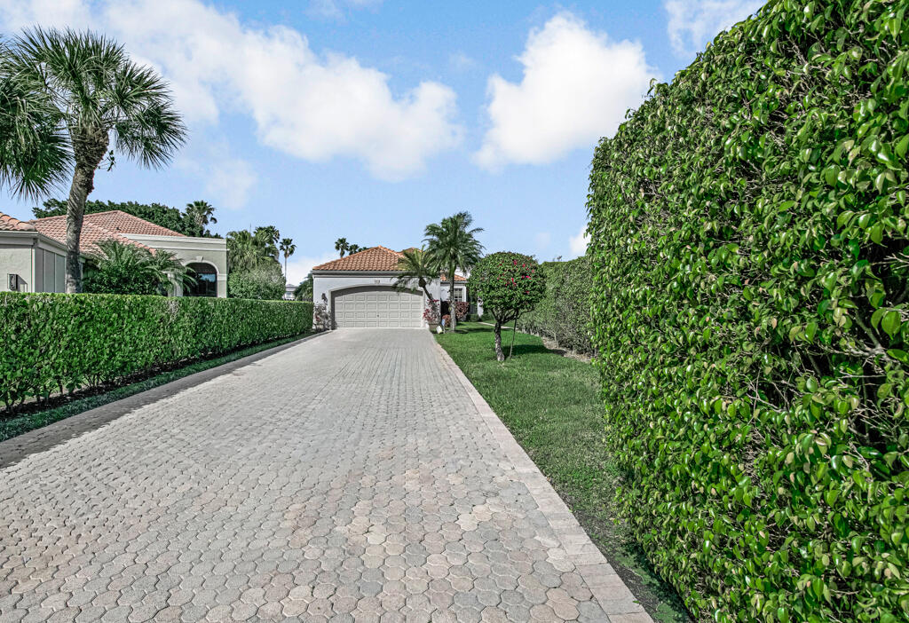 2482 Players Wellington, FL 33414