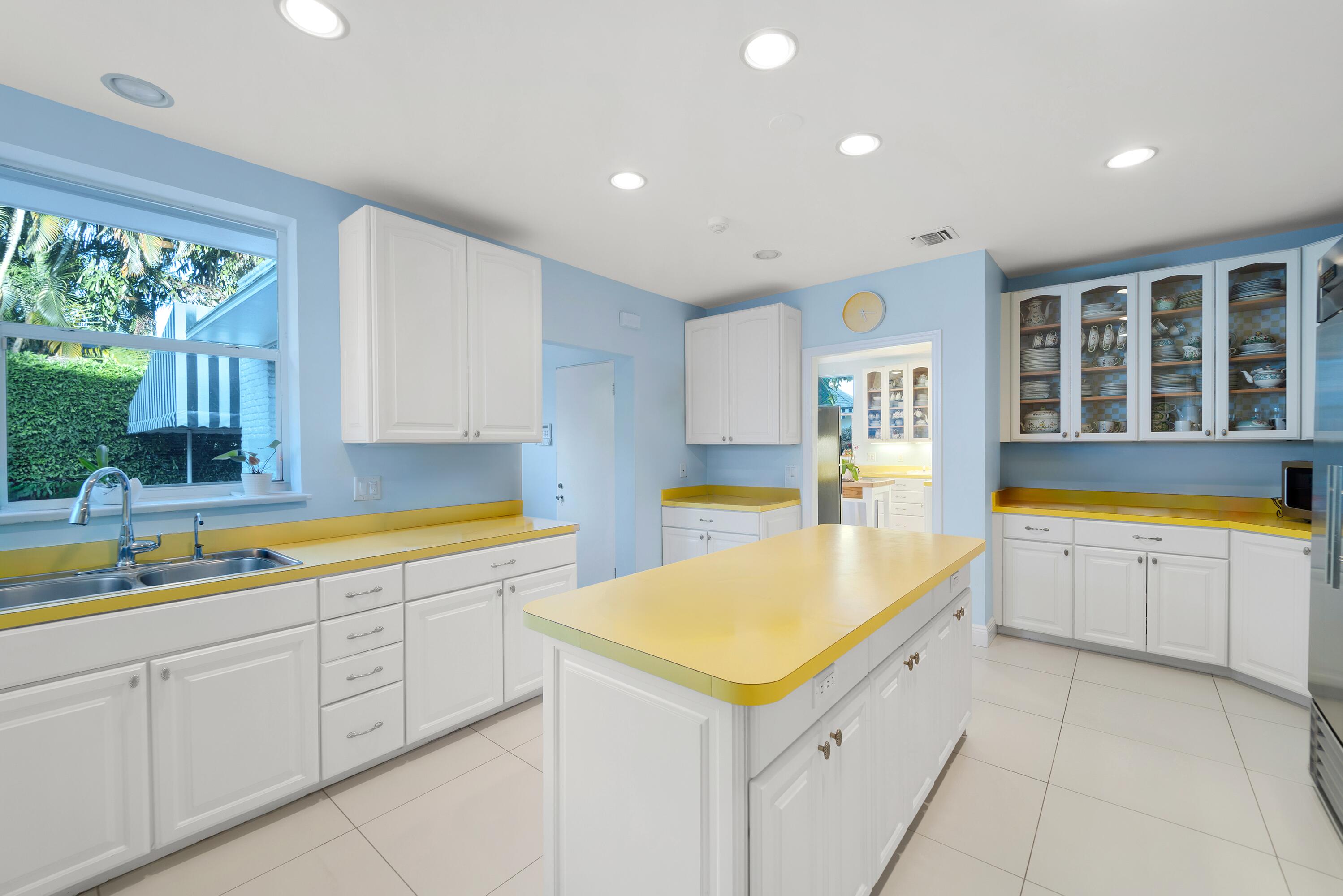 350 Island Palm Beach, FL 33480