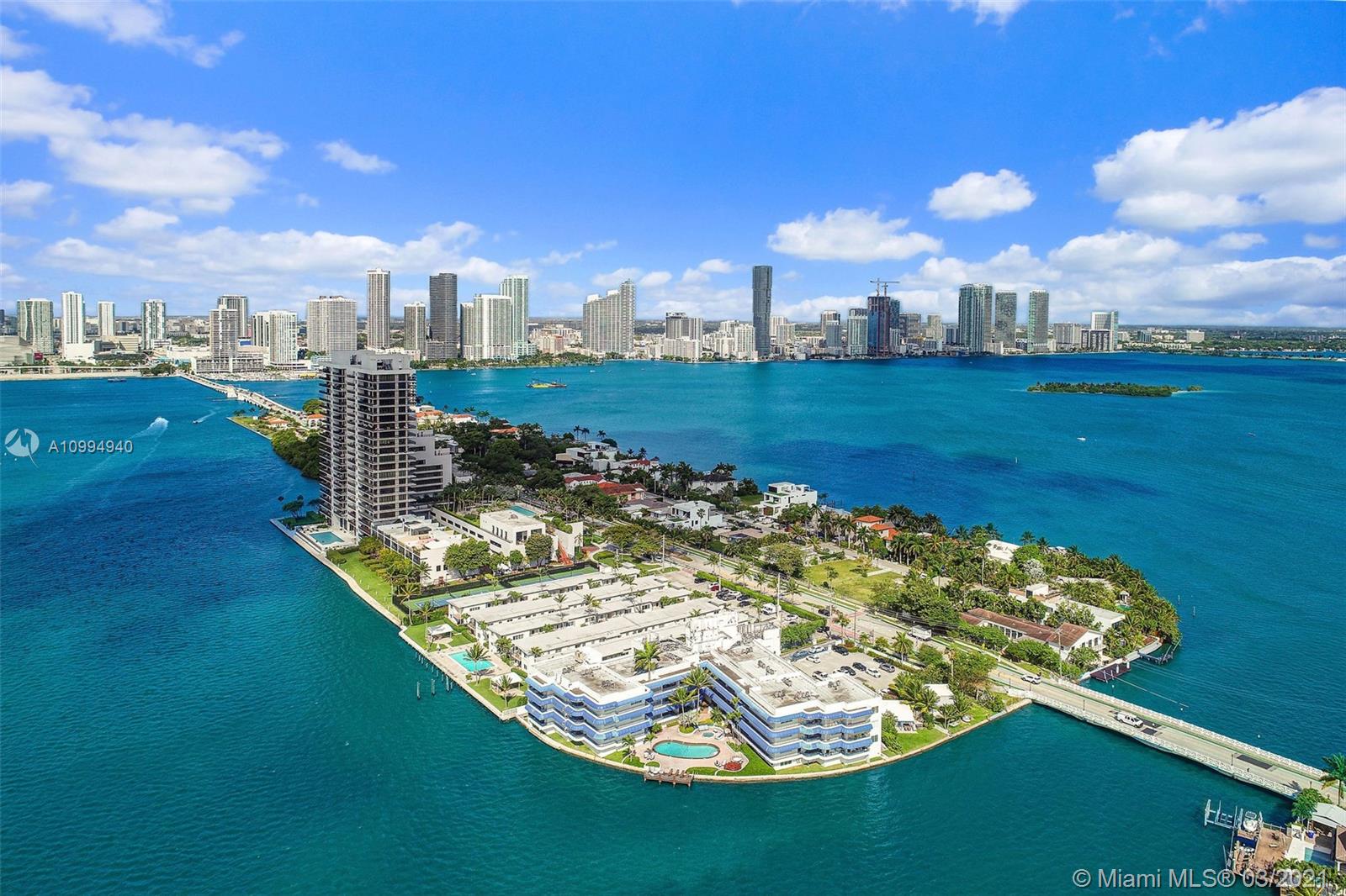 1000 Venetian Way #101