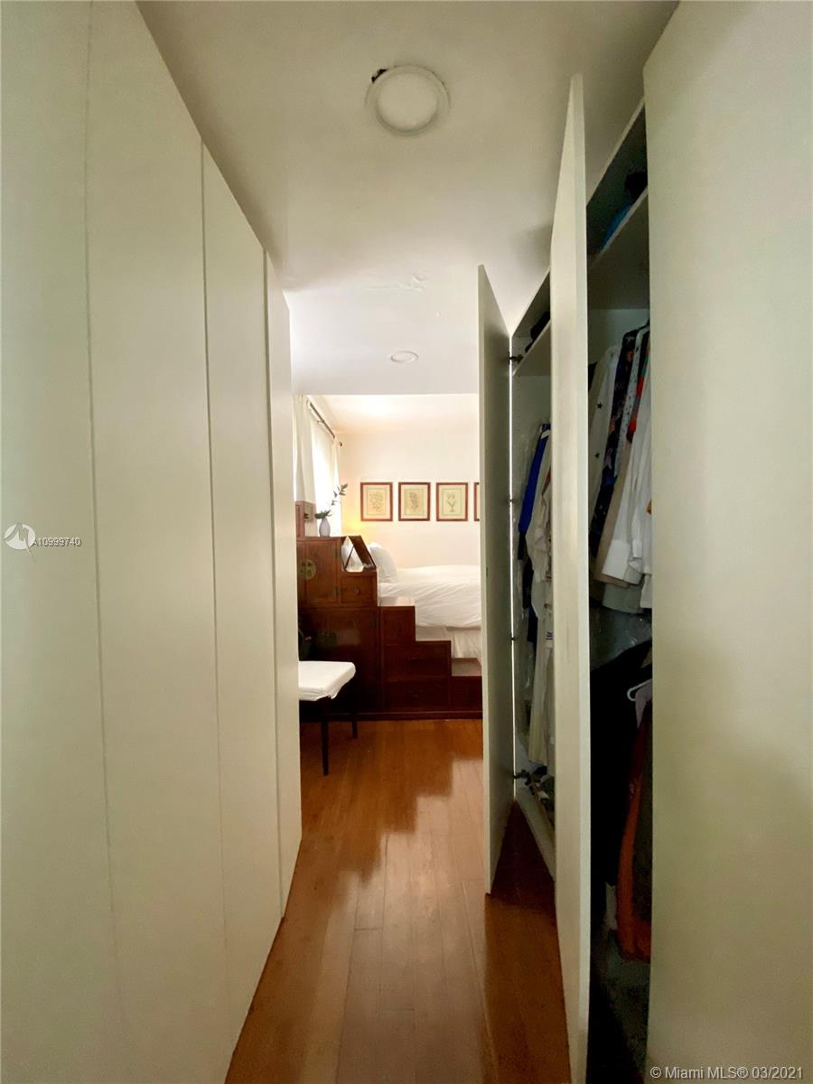 image 4812 Pine Tree Place Cond19