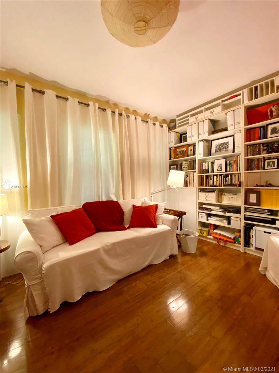 image 4812 Pine Tree Place Cond22