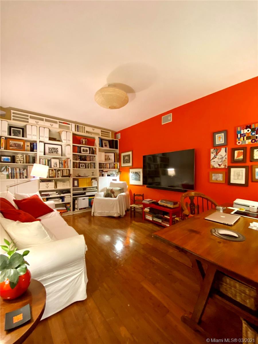 image 4812 Pine Tree Place Cond23