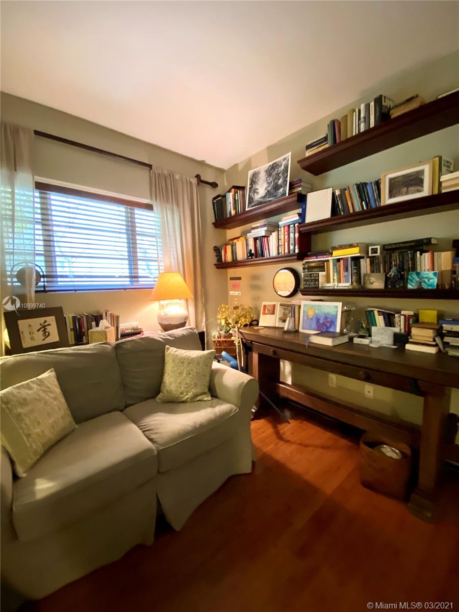 image 4812 Pine Tree Place Cond26