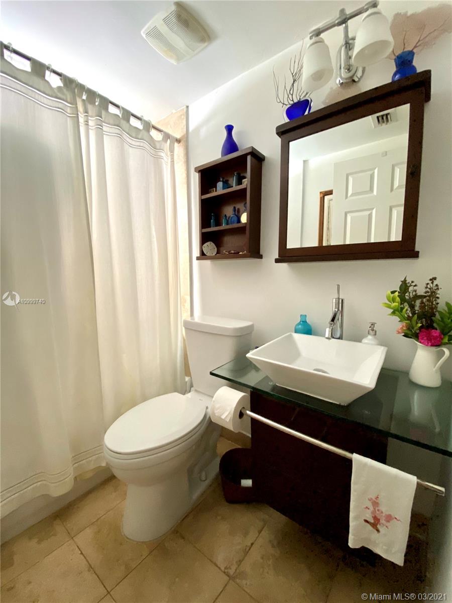 image 4812 Pine Tree Place Cond27