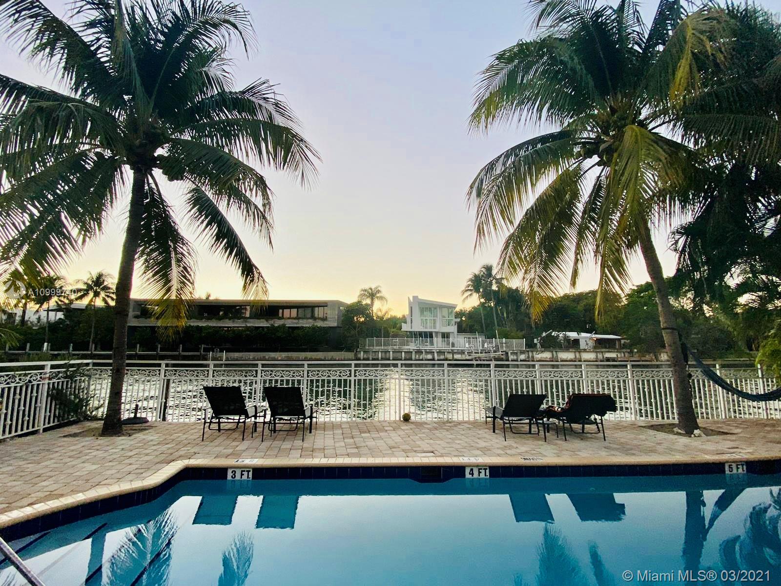 image 4812 Pine Tree Place Cond34