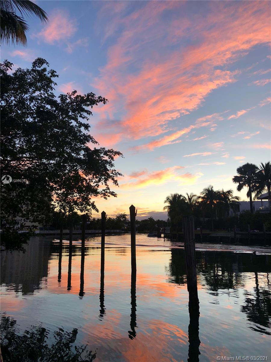 image 4812 Pine Tree Place Cond35