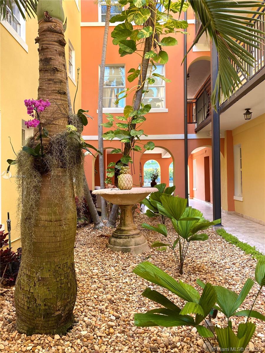 image 4812 Pine Tree Place Cond4