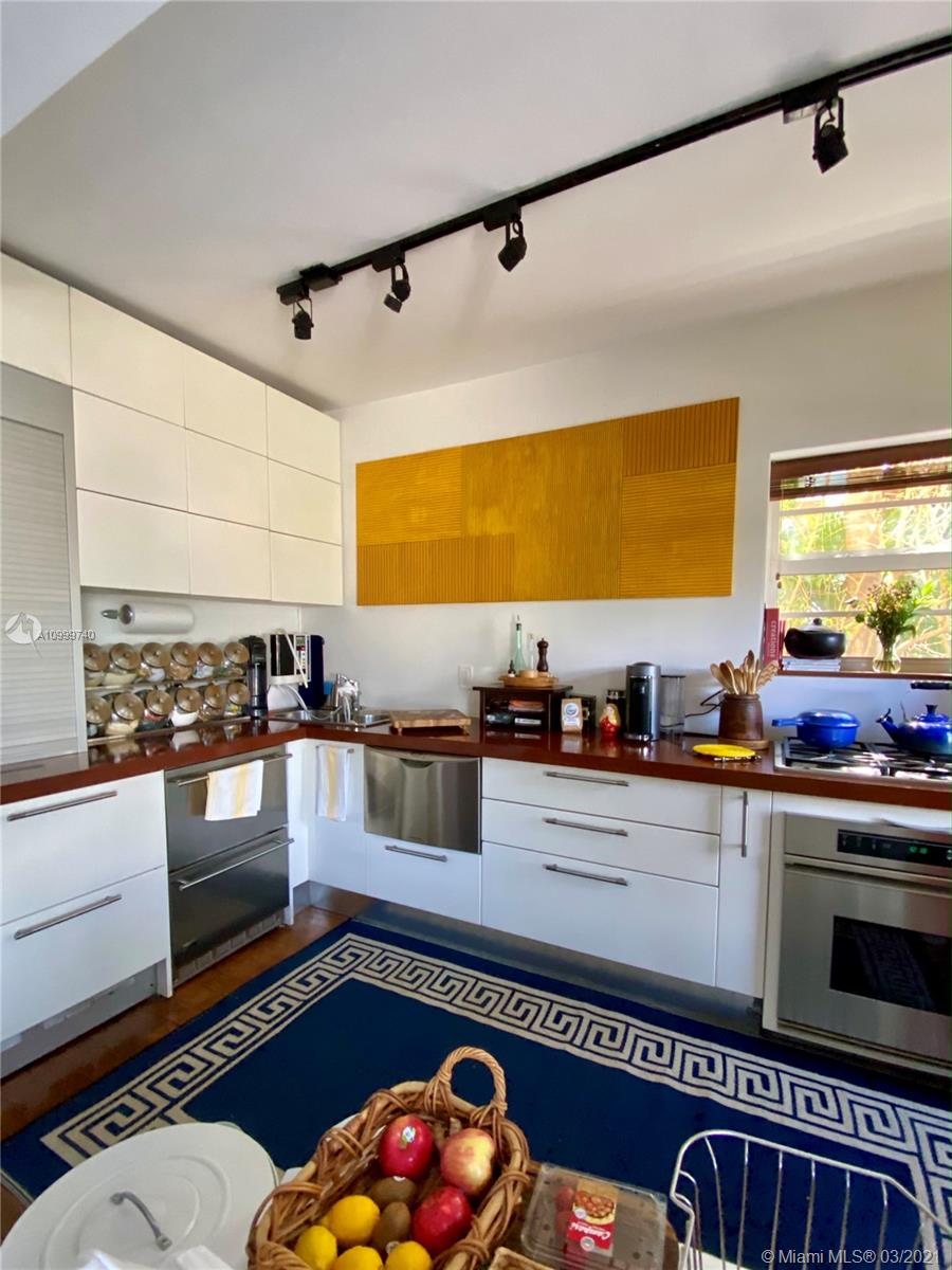 image 4812 Pine Tree Place Cond8