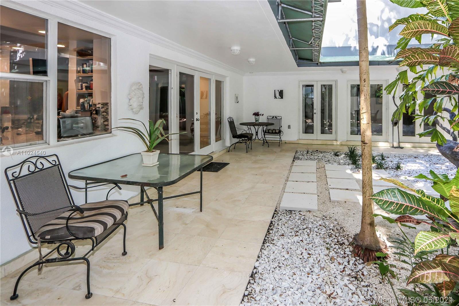 4175 Crawford Ave Miami, FL 33133