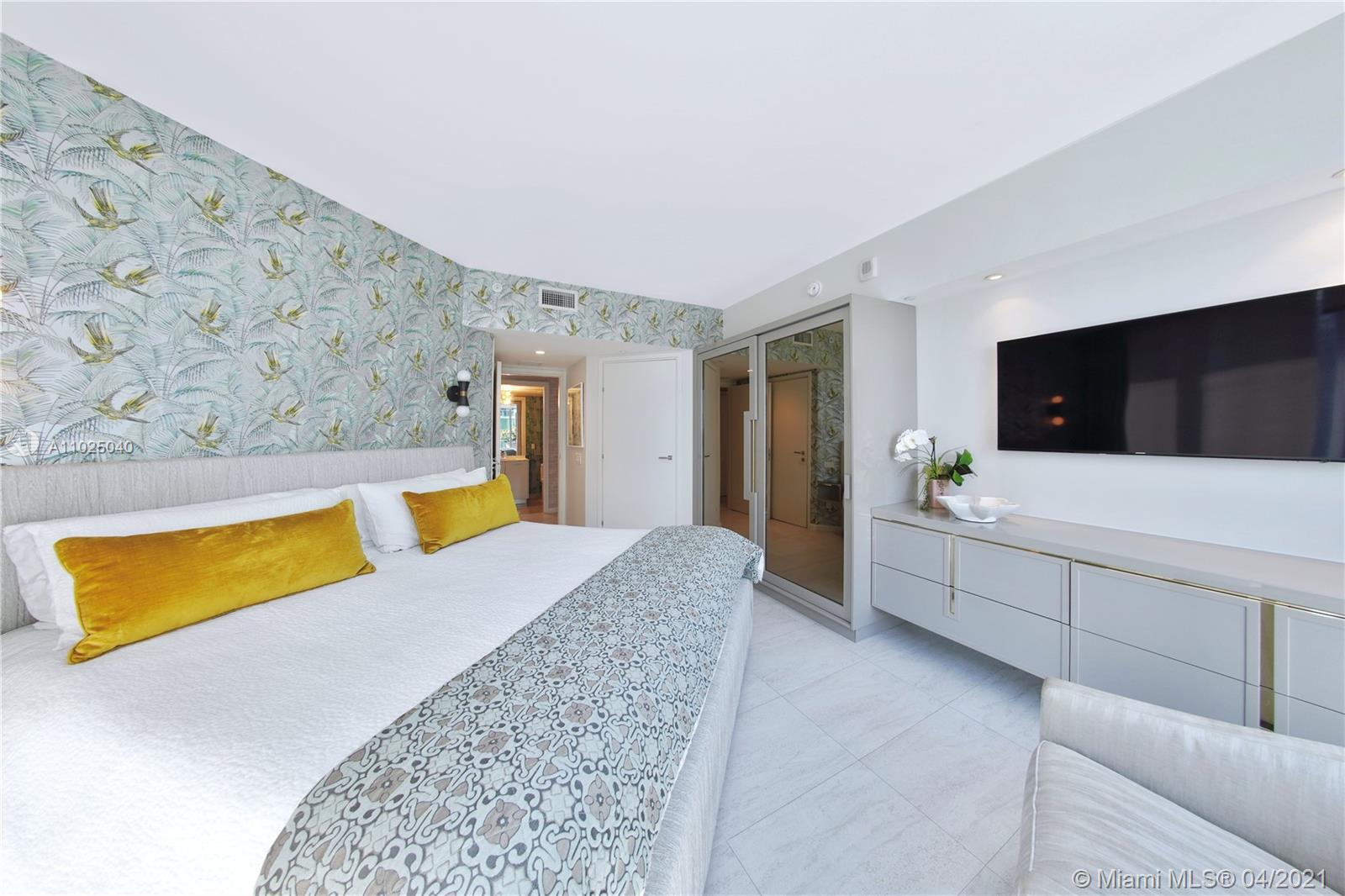 1300 Brickell Bay Dr #2303 Miami, FL 33131