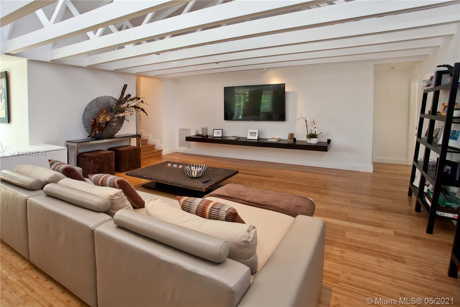 191 Los Pinos Ct Coral Gables, FL 33143