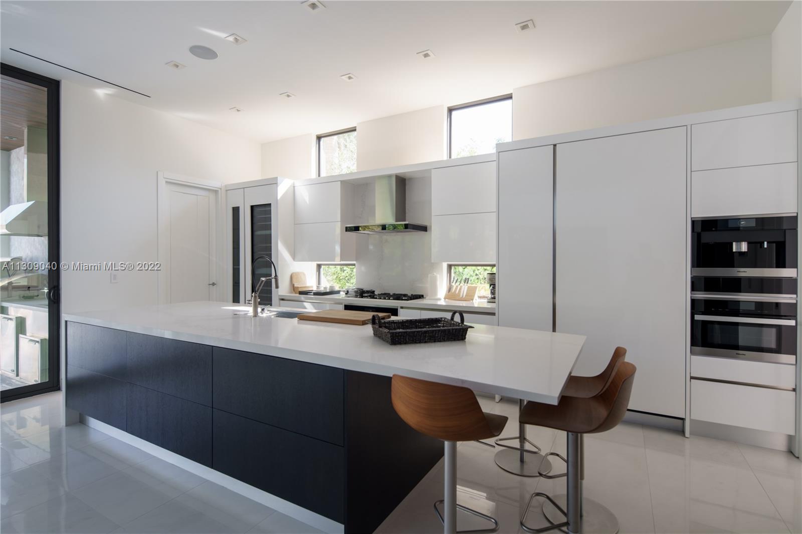 128 Fiesta Way Fort Lauderdale, FL 33301