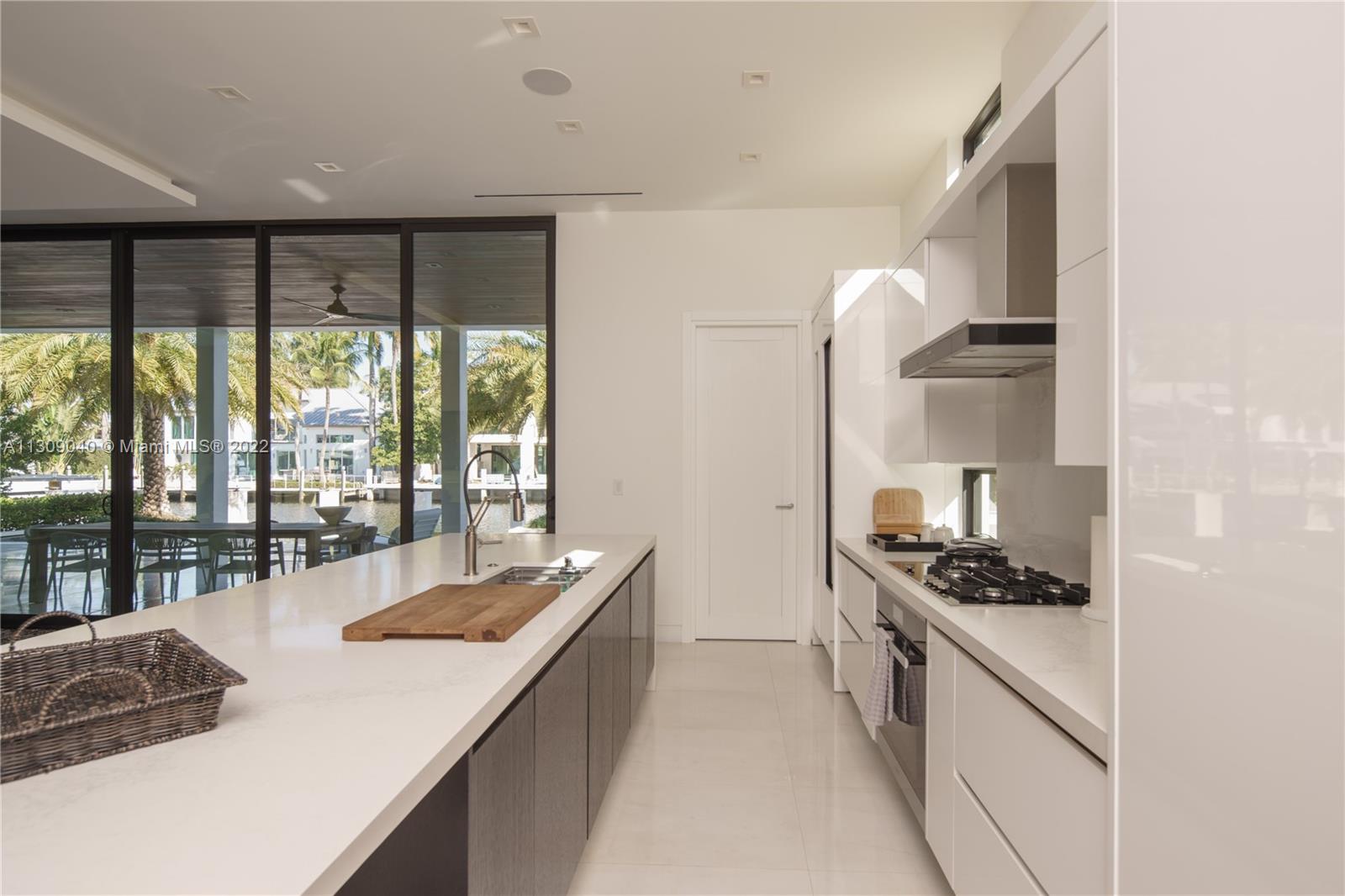 128 Fiesta Way Fort Lauderdale, FL 33301