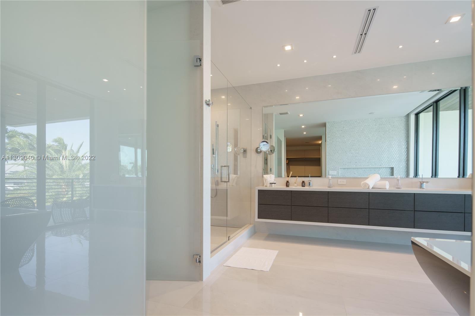 128 Fiesta Way Fort Lauderdale, FL 33301