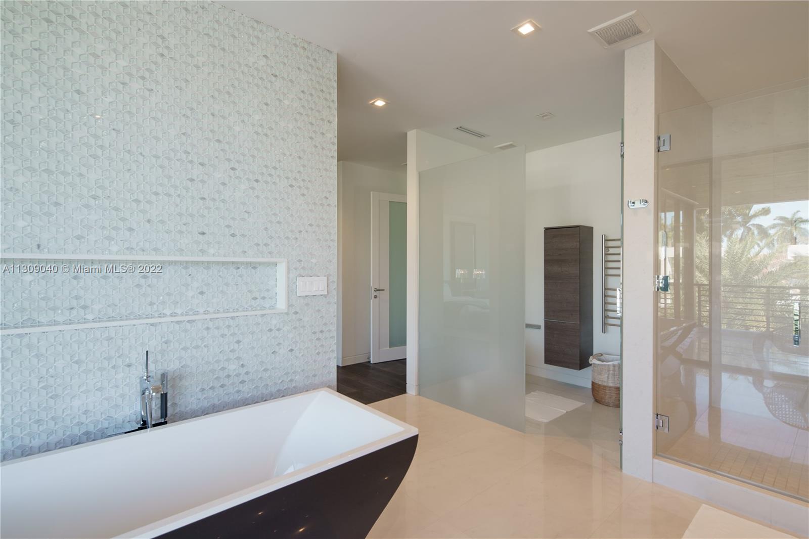 128 Fiesta Way Fort Lauderdale, FL 33301