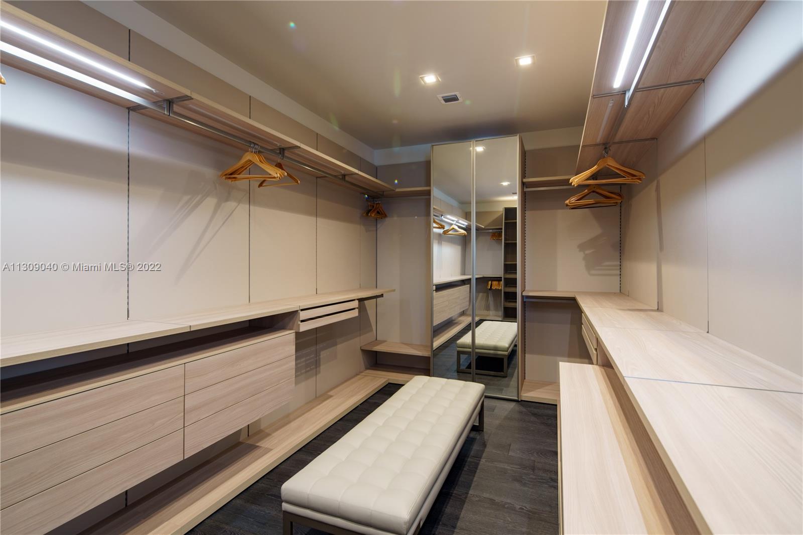 128 Fiesta Way Fort Lauderdale, FL 33301