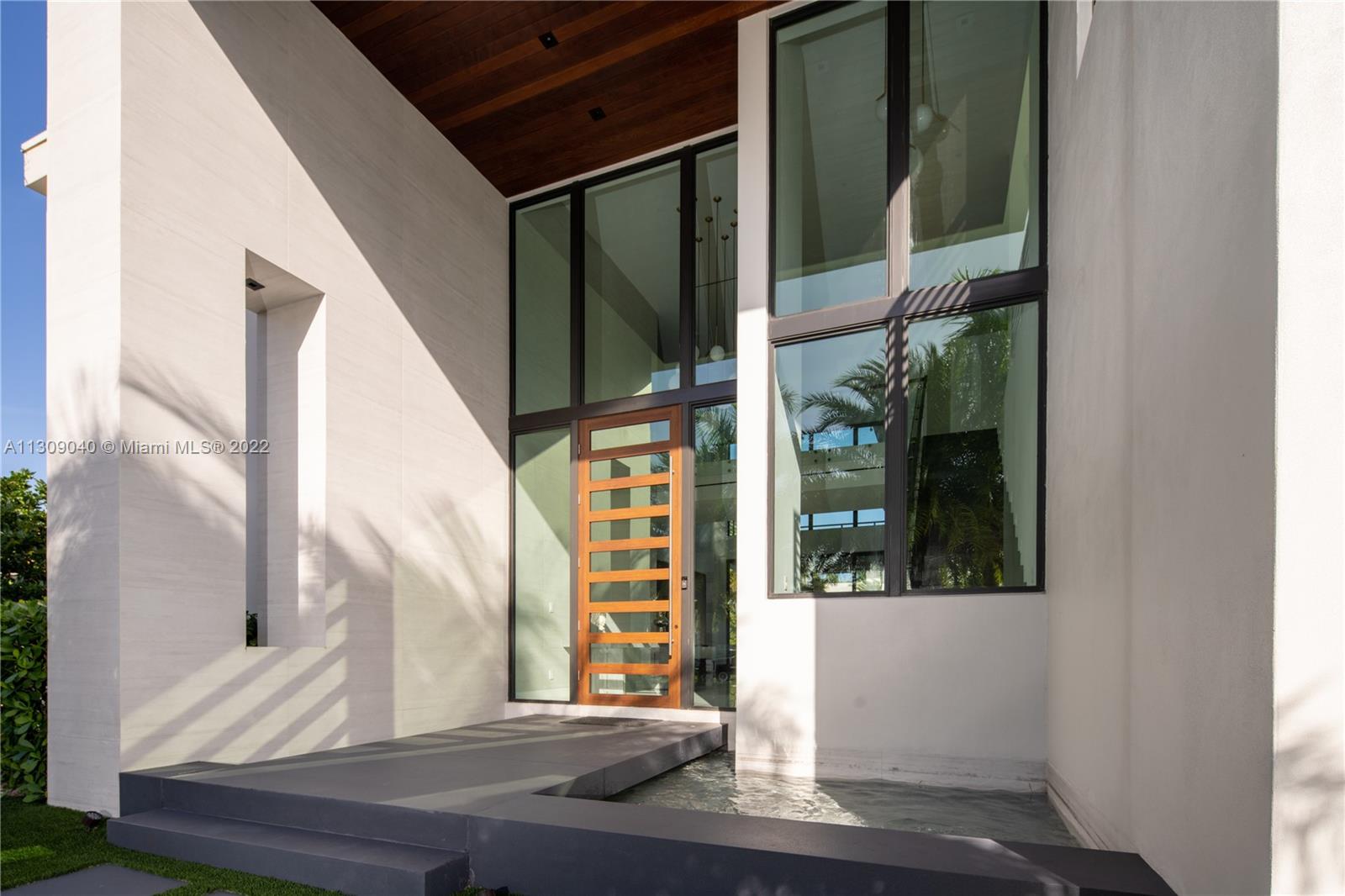 128 Fiesta Way Fort Lauderdale, FL 33301