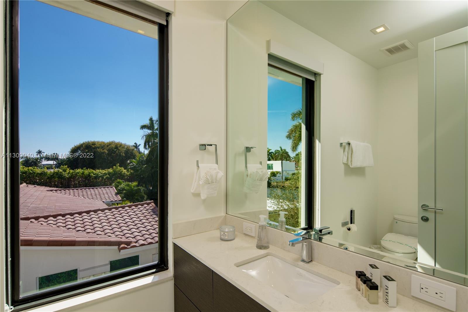 128 Fiesta Way Fort Lauderdale, FL 33301