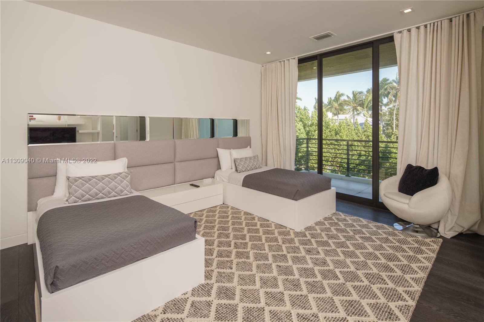 128 Fiesta Way Fort Lauderdale, FL 33301