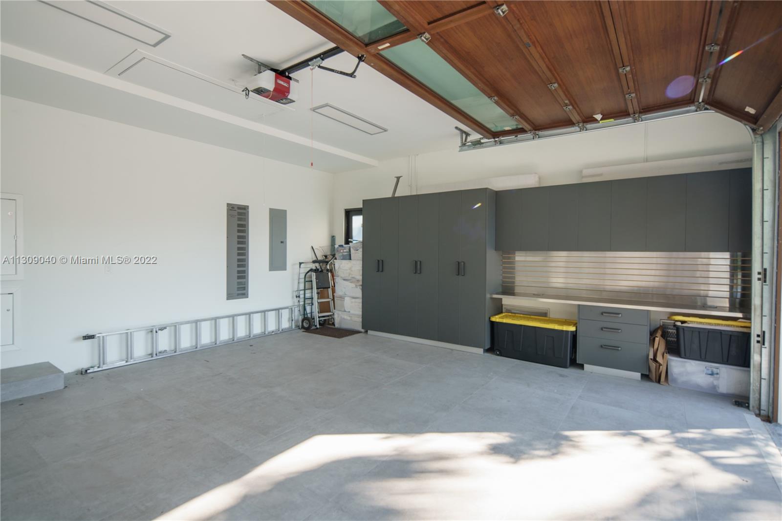 128 Fiesta Way Fort Lauderdale, FL 33301