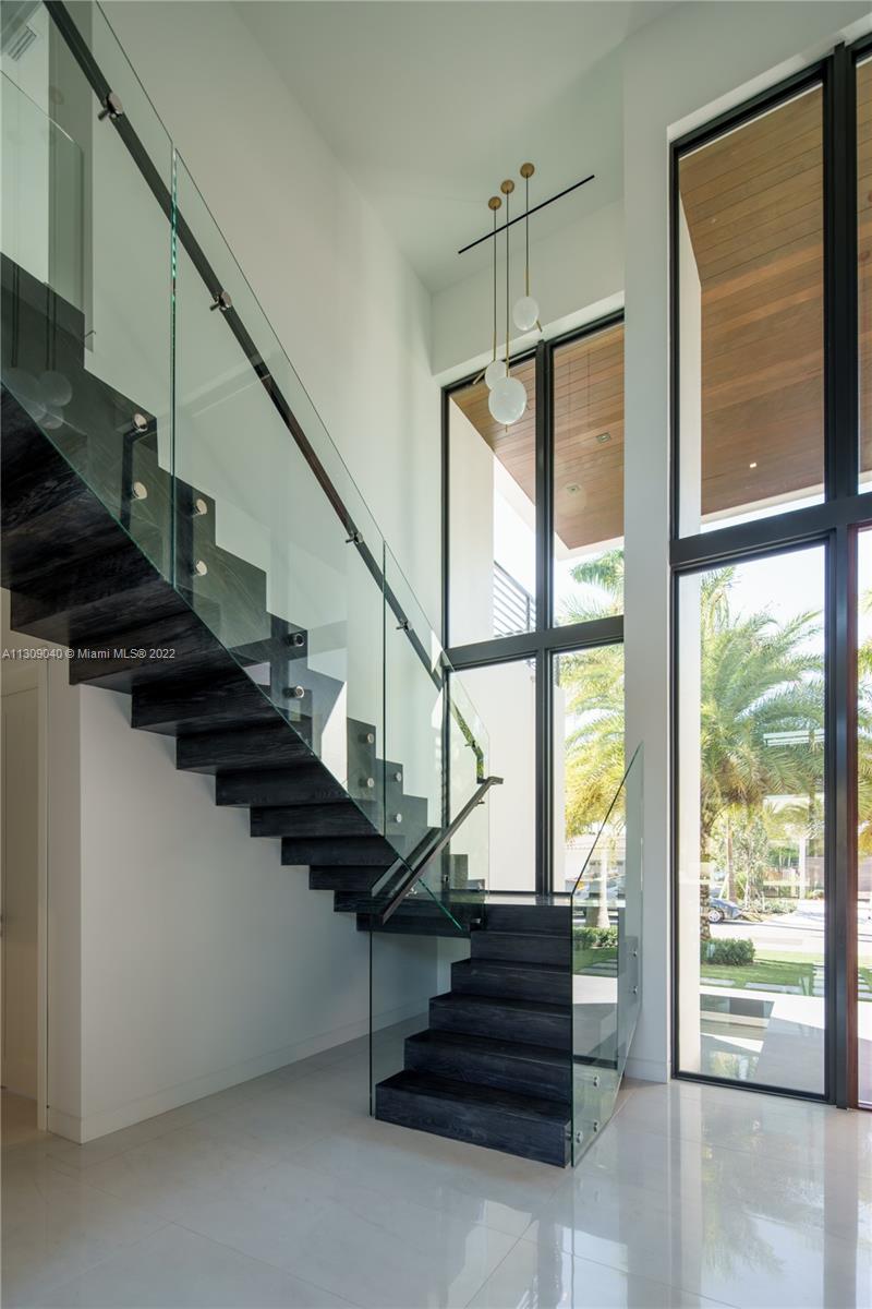 128 Fiesta Way Fort Lauderdale, FL 33301