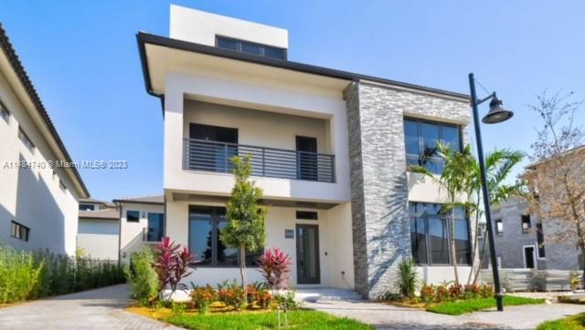 8185 NW 47th Ter