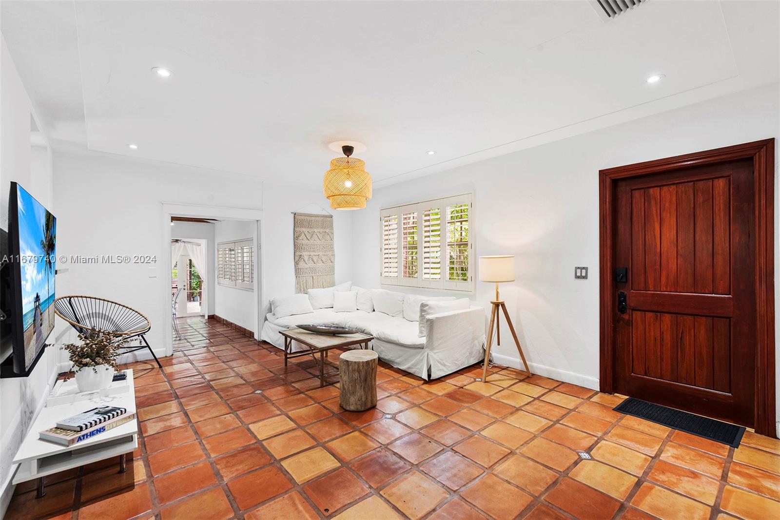 2560 Inagua Ave Miami, FL 33133 2560 Inagua Ave Miami, FL 33133