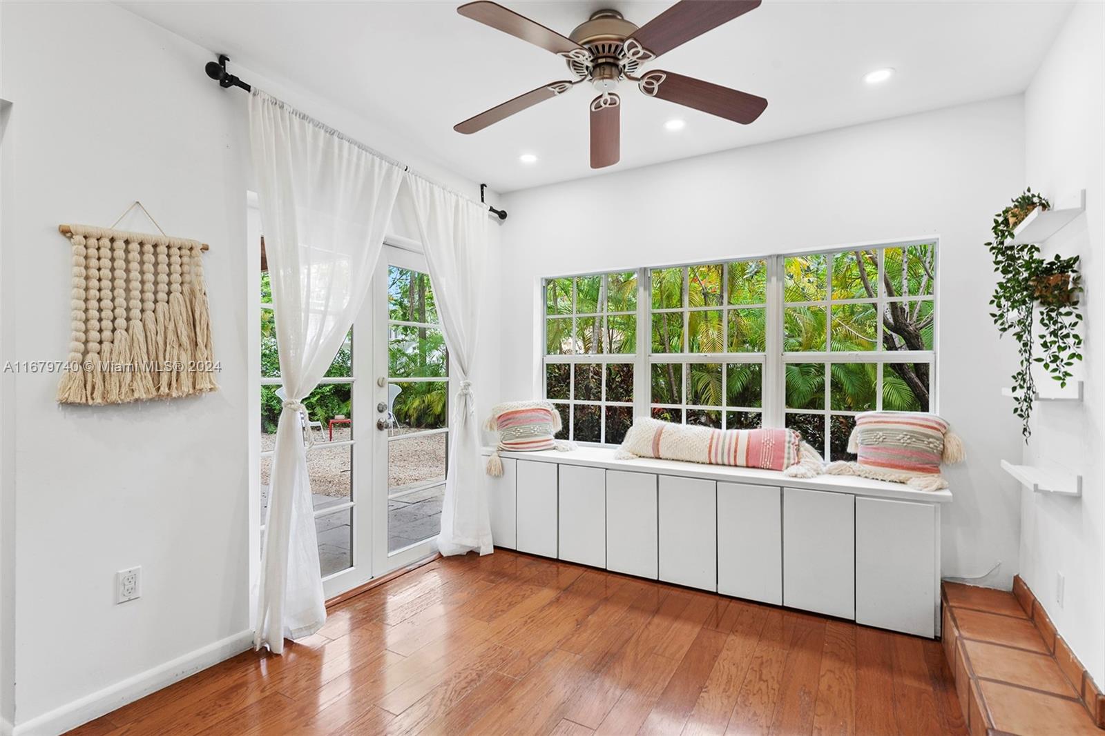 2560 Inagua Ave Miami, FL 33133 2560 Inagua Ave Miami, FL 33133