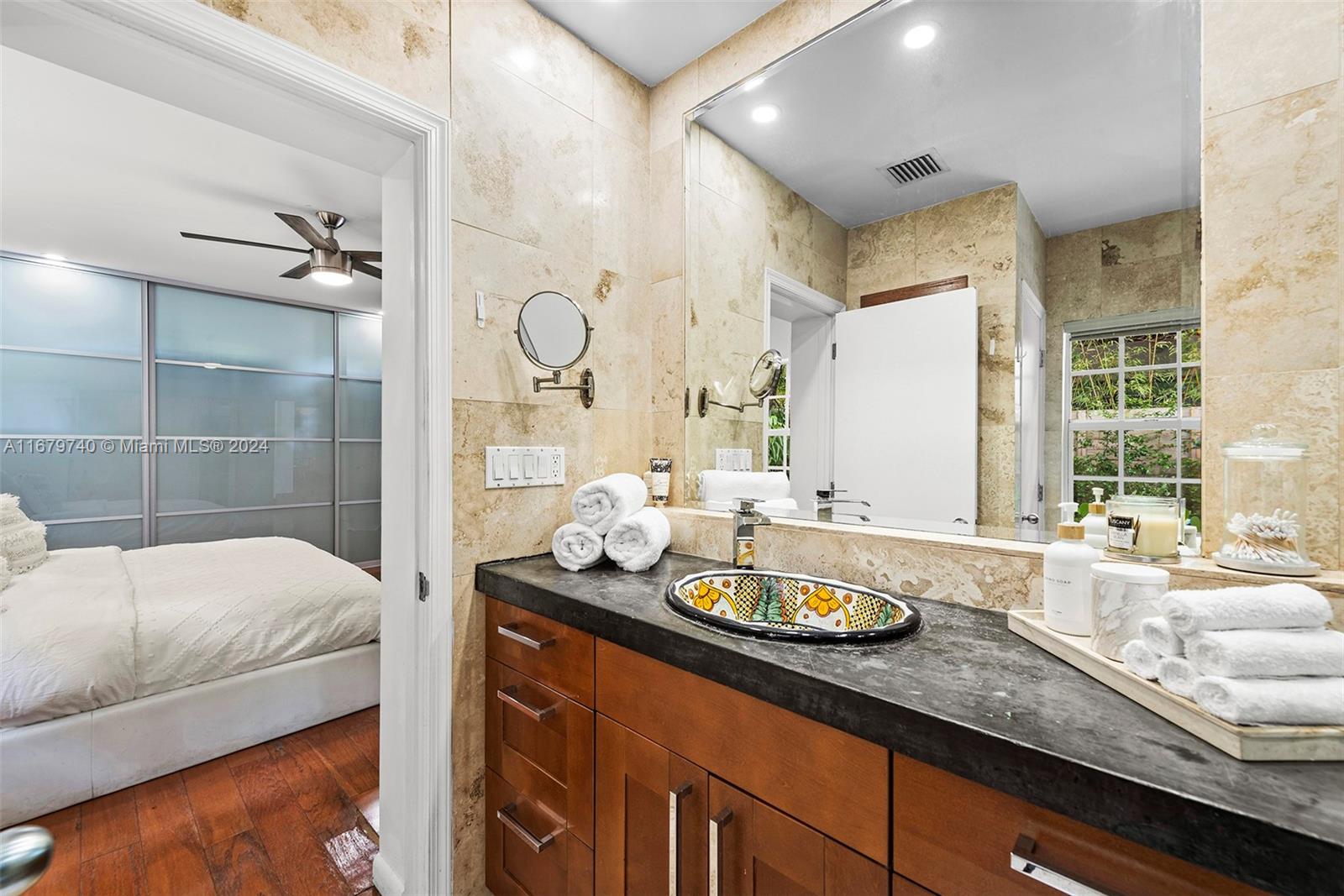 2560 Inagua Ave Miami, FL 33133 2560 Inagua Ave Miami, FL 33133