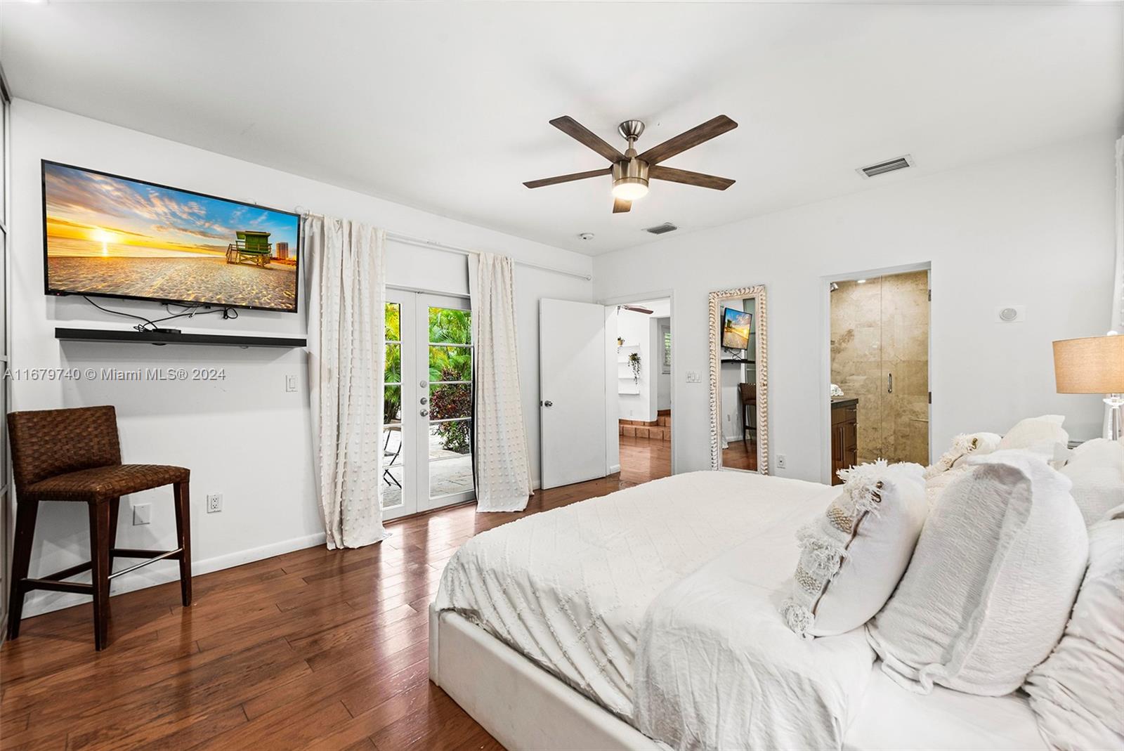 2560 Inagua Ave Miami, FL 33133 2560 Inagua Ave Miami, FL 33133