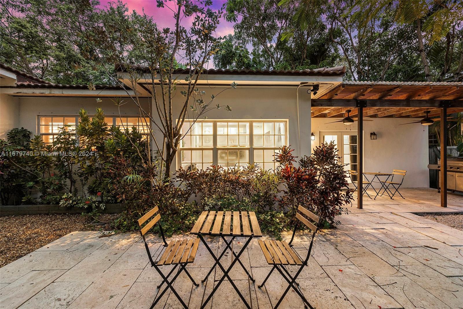 2560 Inagua Ave Miami, FL 33133 2560 Inagua Ave Miami, FL 33133