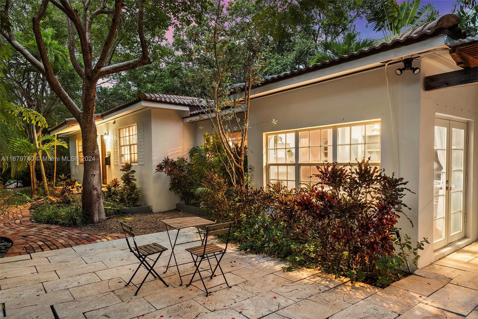 2560 Inagua Ave Miami, FL 33133 2560 Inagua Ave Miami, FL 33133