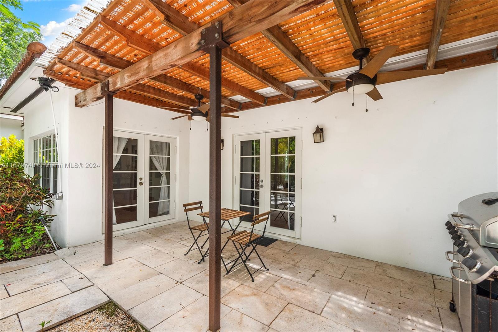 2560 Inagua Ave Miami, FL 33133 2560 Inagua Ave Miami, FL 33133