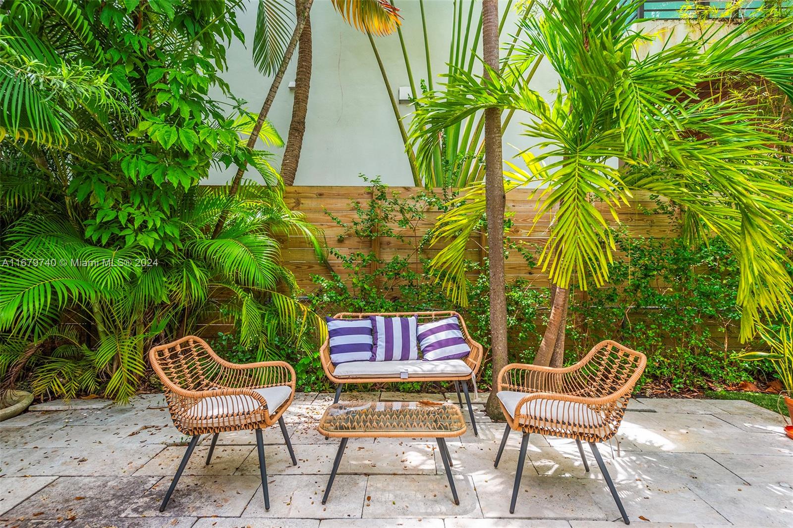 2560 Inagua Ave Miami, FL 33133 2560 Inagua Ave Miami, FL 33133