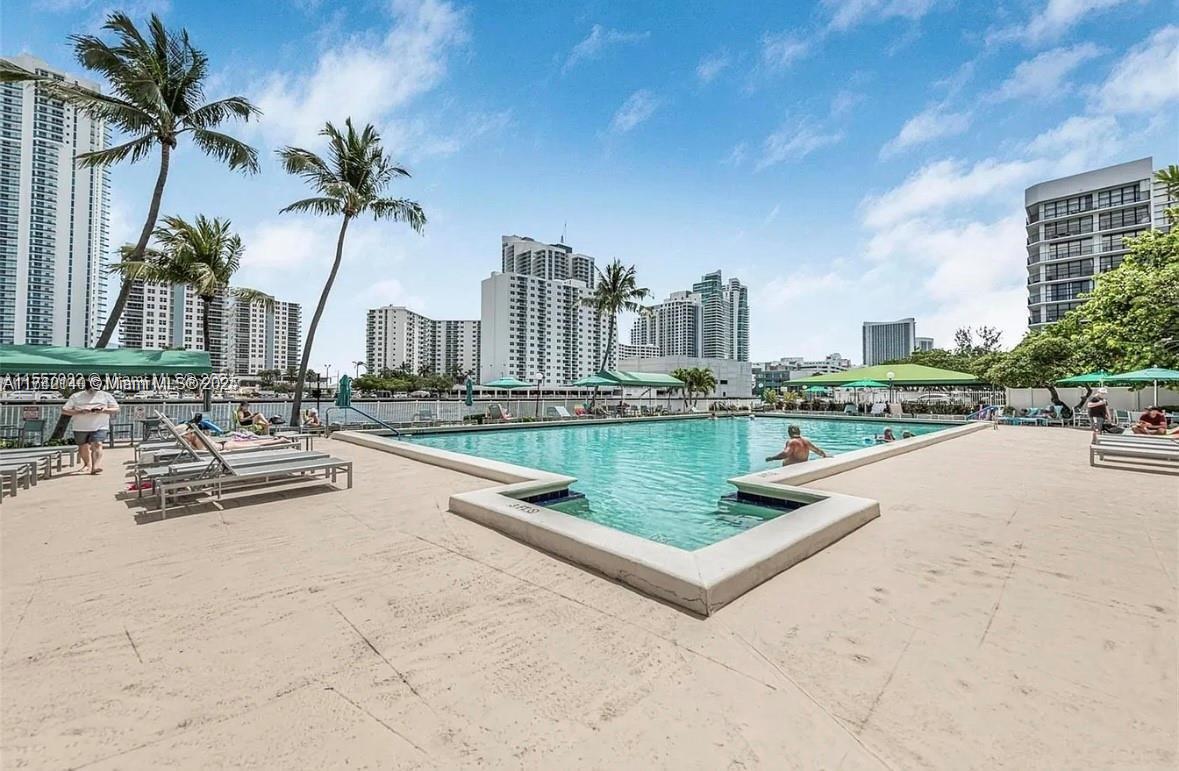 1000 Parkview Dr #226,Hallandale Beach, FL 33009