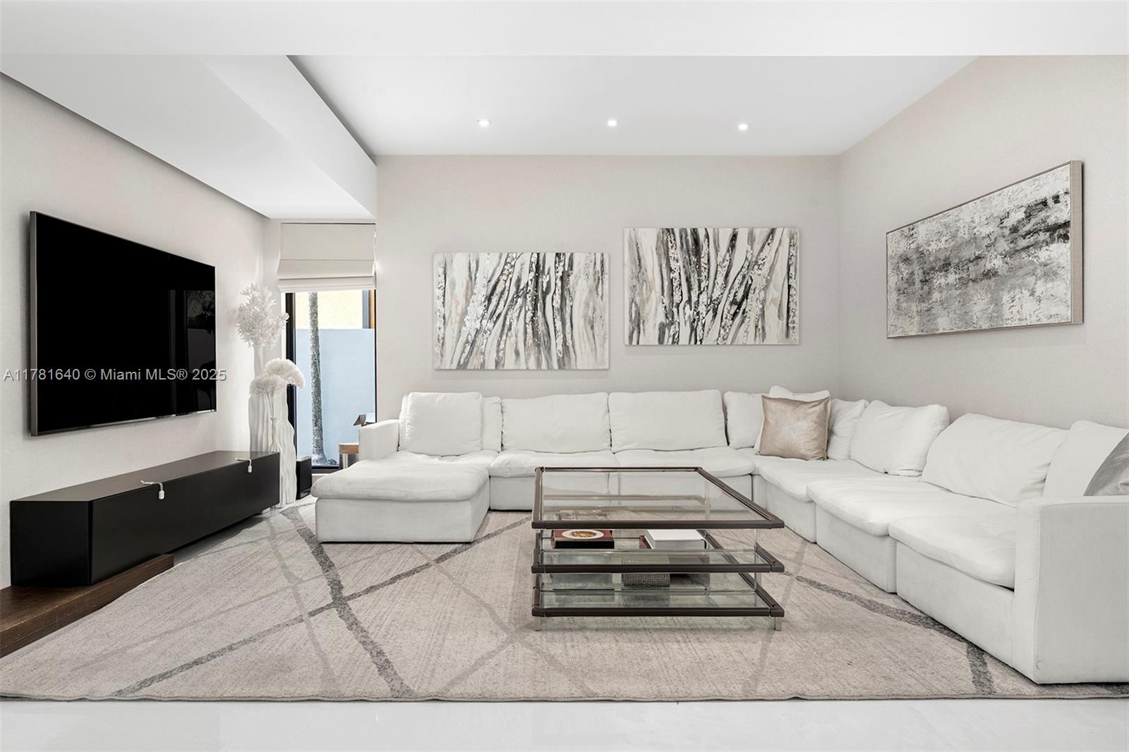 2031 S Miami Ave Miami, FL 33129