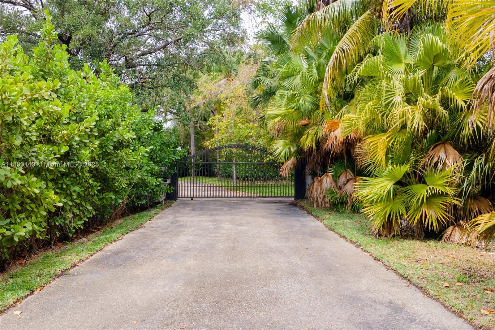 7300 SW 77th Ave,Miami, FL 33143