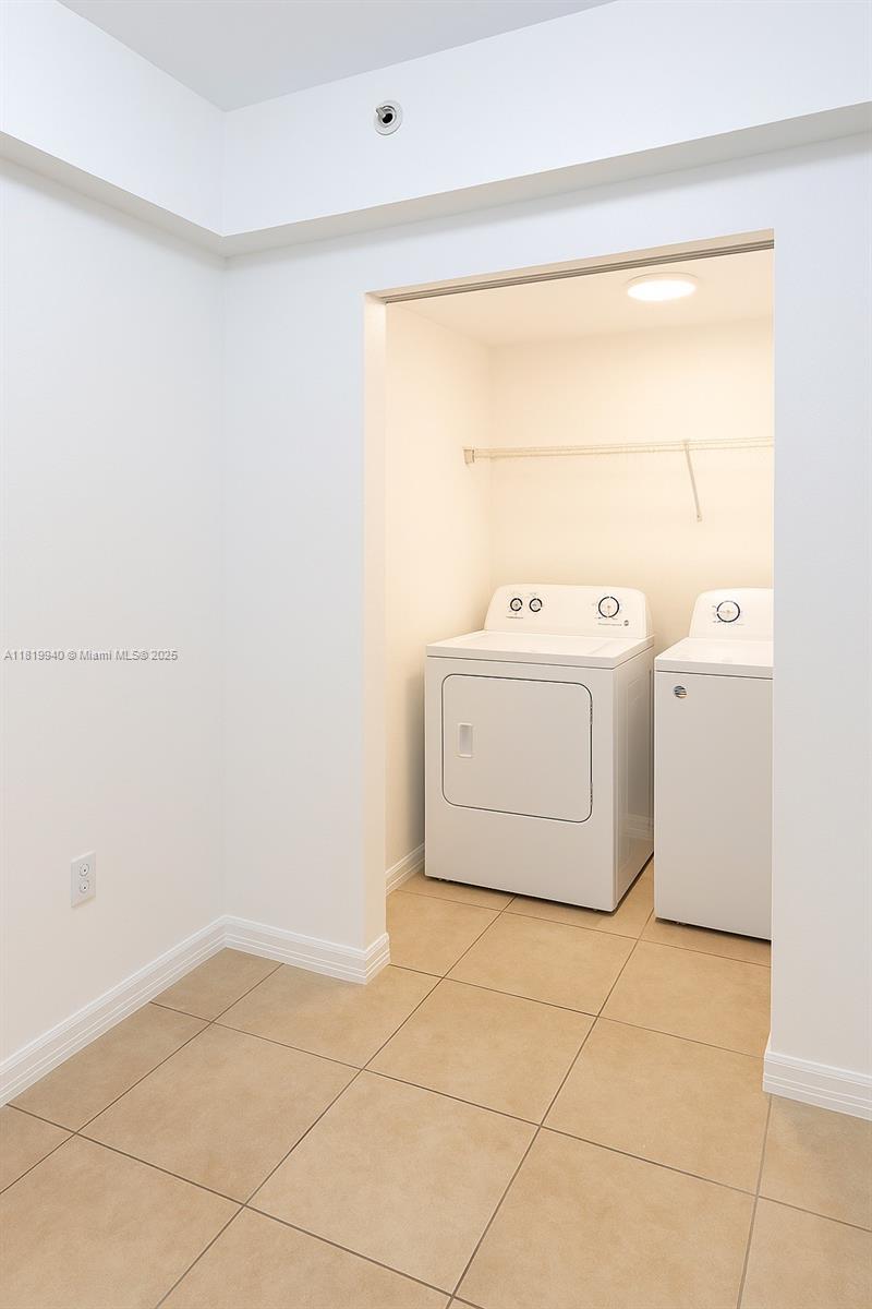 4242 NW 2nd St #807,Miami, FL 33126