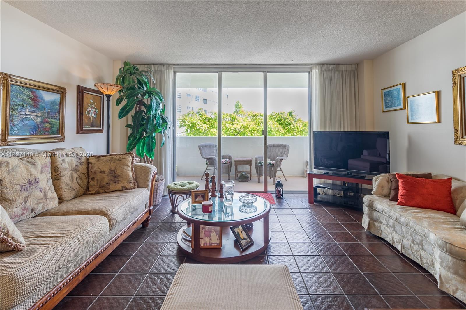 image Island Terrace Condo15