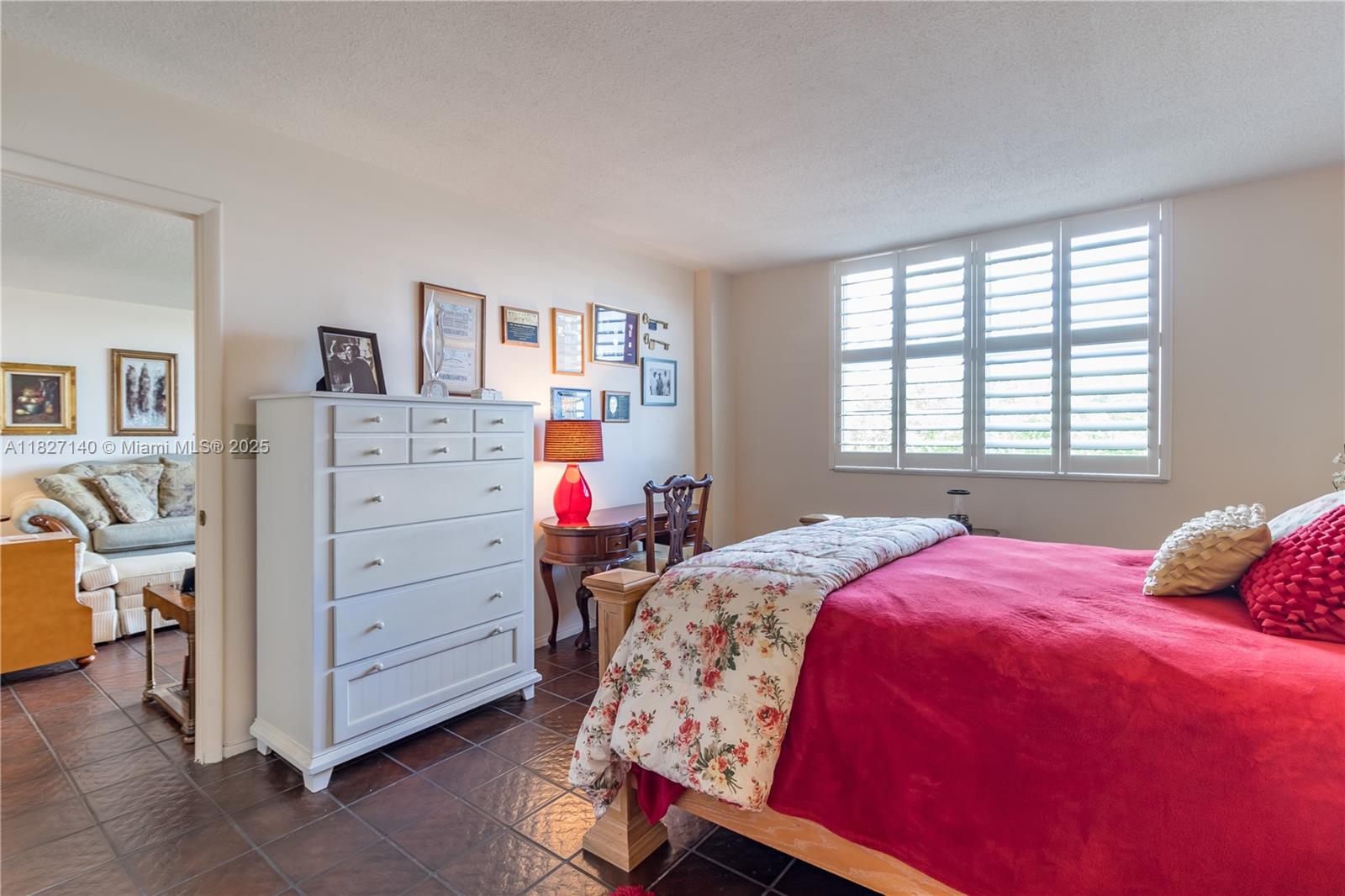 image Island Terrace Condo17