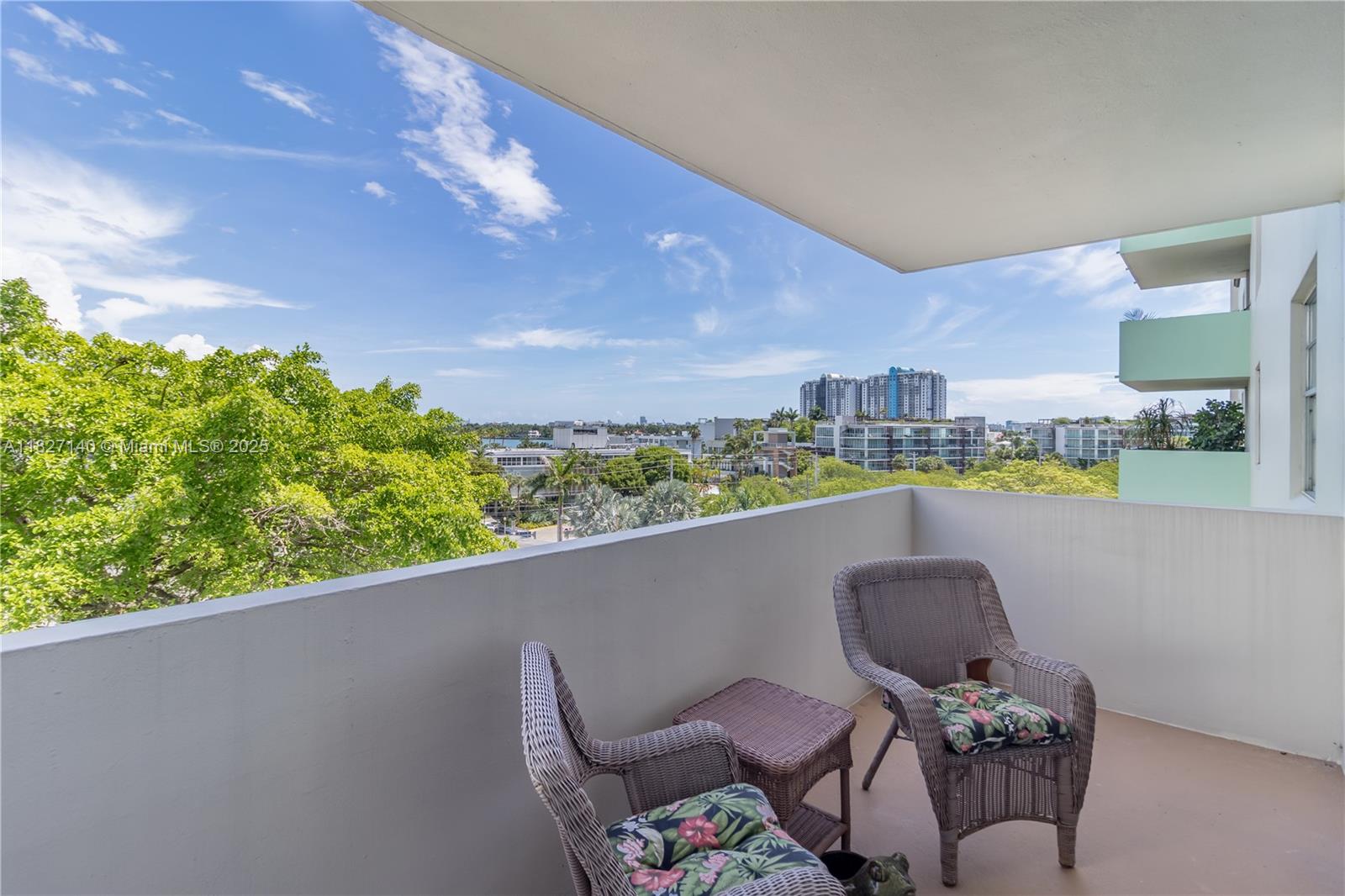 image Island Terrace Condo2